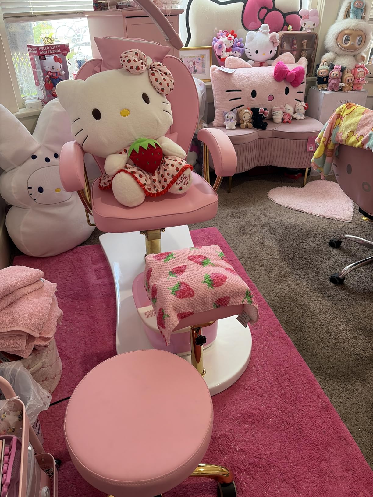 Pedicure Chair No Plumbing with Foot Bath and Stool, 360°Swivel Hydraulic Reclining Pedicure Station with Footrest & Ergonomic Headrest for Nail Tech, Spa, Salon (White) customer photo 2