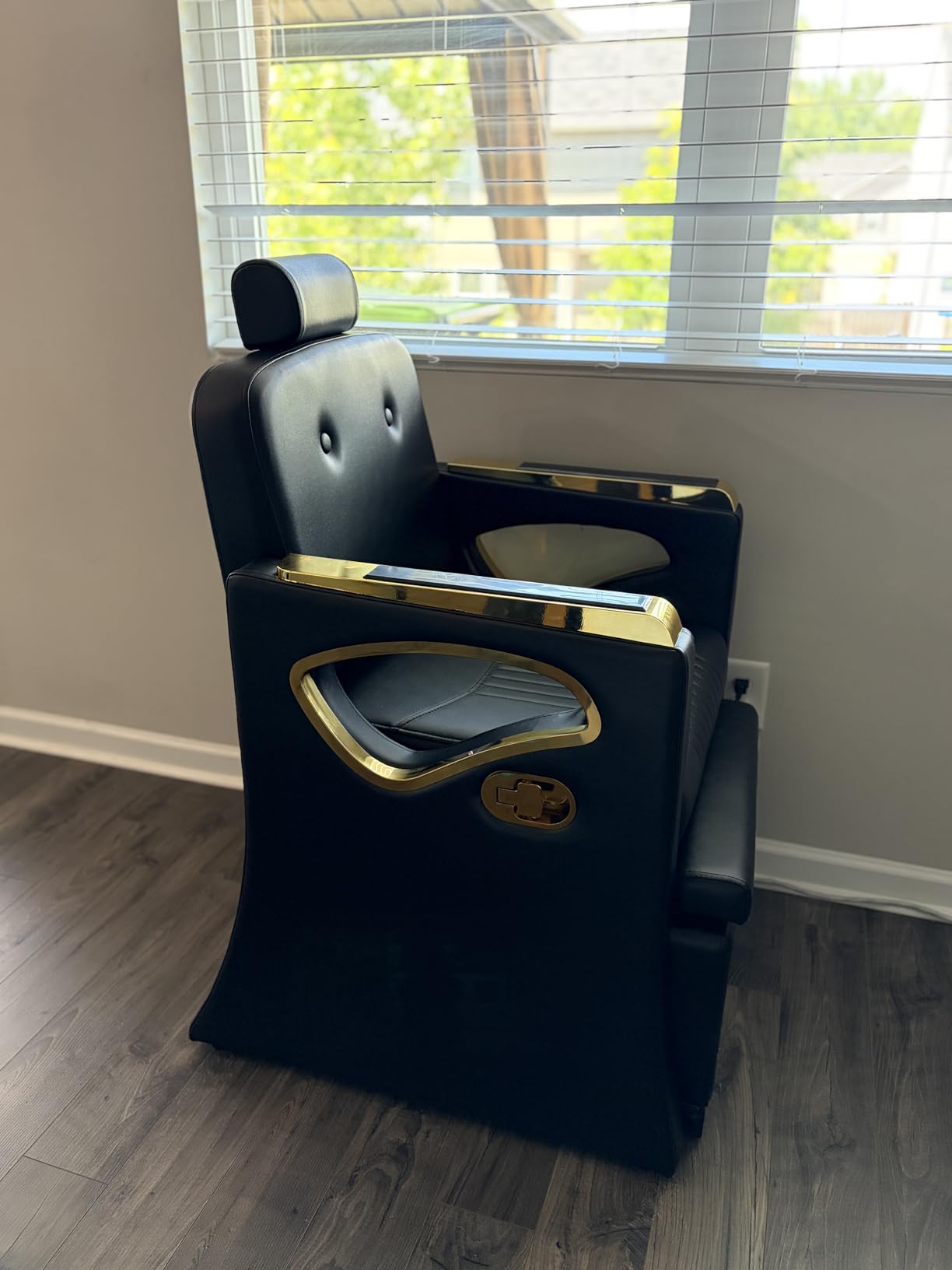 Pedicure Chair No Plumbing, Reclining Pedicure Chair with Hydraulic Rolling Stool, Nail Salon Manicure Chair with Adjustable Headrest and Footrest for Spa, Black Gold customer photo 1