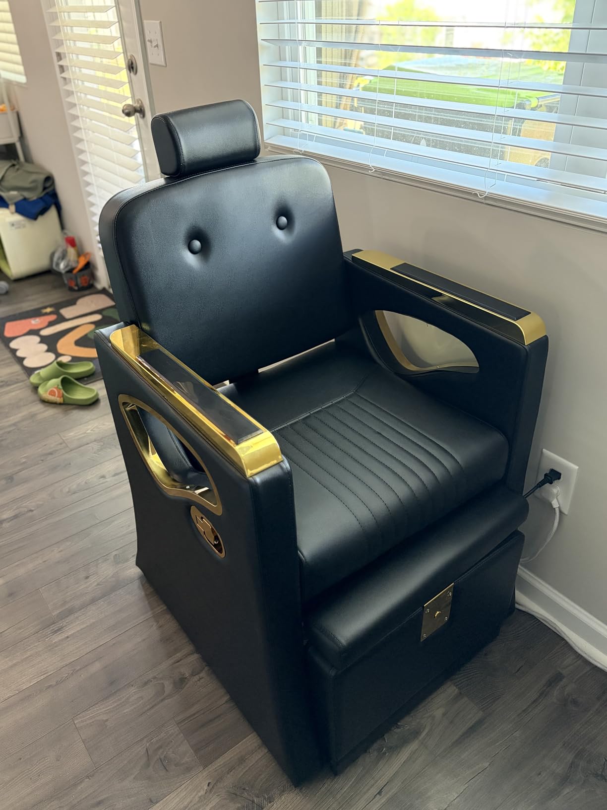 Pedicure Chair No Plumbing, Reclining Pedicure Chair with Hydraulic Rolling Stool, Nail Salon Manicure Chair with Adjustable Headrest and Footrest for Spa, Black Gold customer photo 2