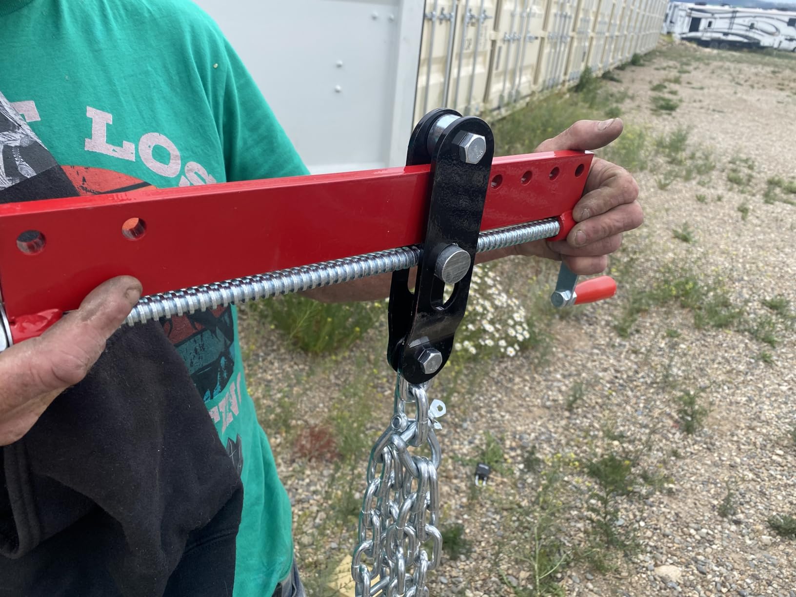 GarveeTech Cherry Picker Engine Hoist, Folding Engine Crane, 2 Ton 4400lb Engine Hoist Lift, Heavy Duty Hydraulic Engine Shop Crane with 6 Casters, Telescopic Boom Hitch, Orange customer photo 1