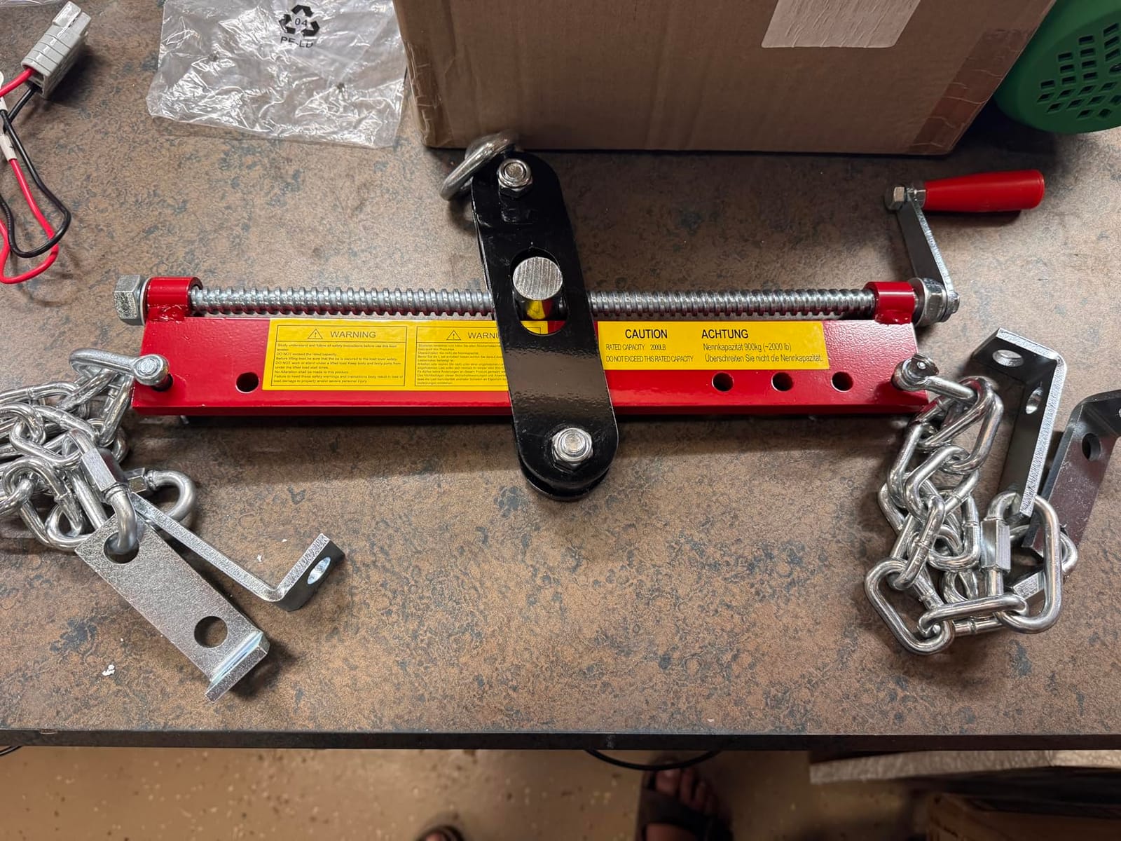 GarveeTech Cherry Picker Engine Hoist, Folding Engine Crane, 2 Ton 4400lb Engine Hoist Lift, Heavy Duty Hydraulic Engine Shop Crane with 6 Casters, Telescopic Boom Hitch, Orange customer photo 2