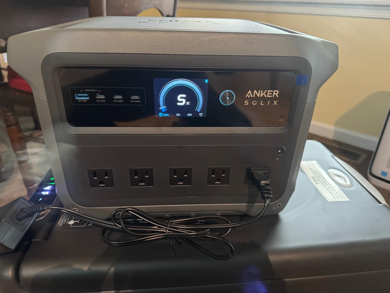 Anker SOLIX C1000 Gen 2 Portable Power Station with 100W Solar Panel customer photo 2
