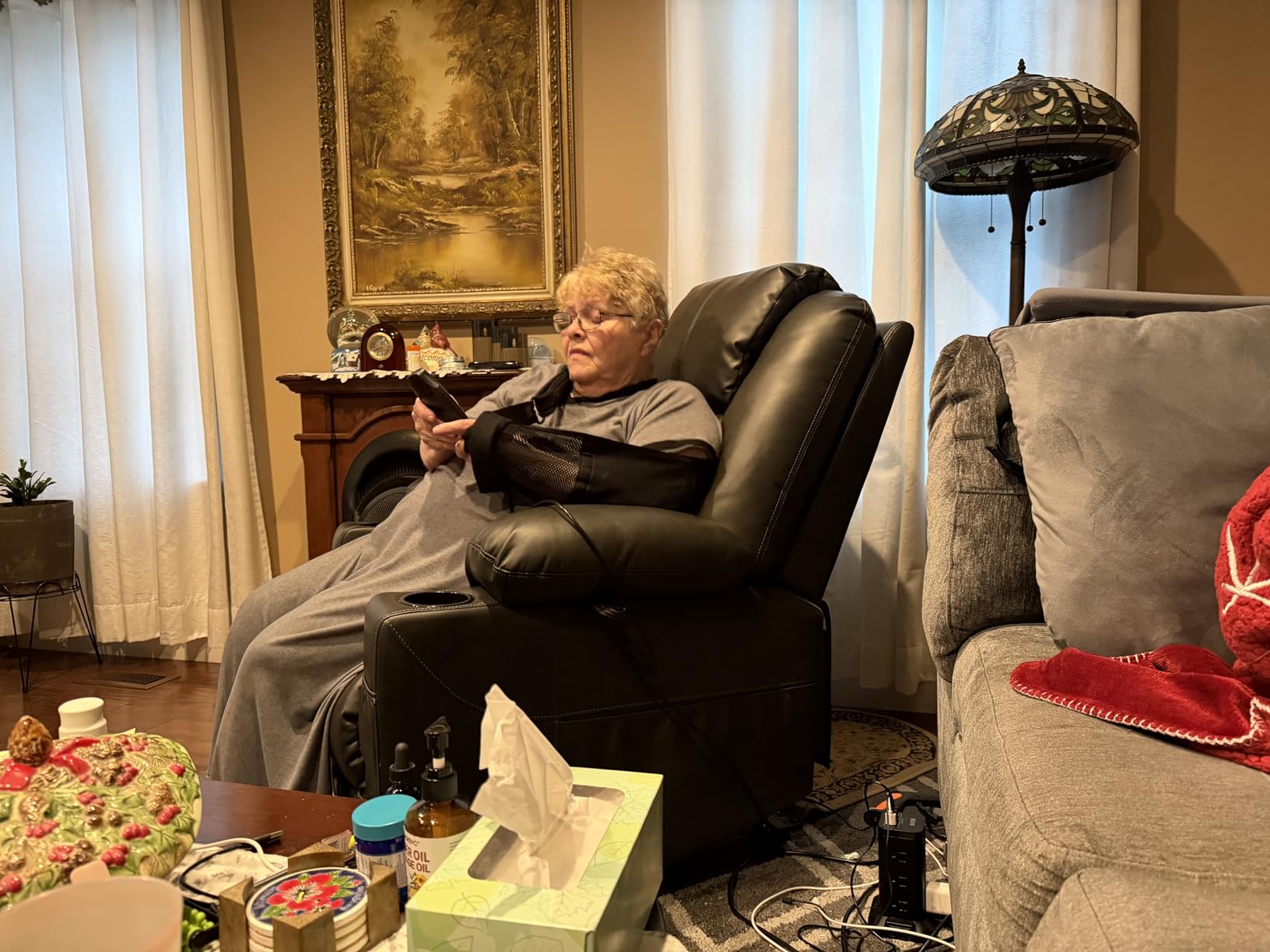 MCombo Power Lift Recliner Chair for Elderly, Heat and Massage 7040(Medium) customer photo 1
