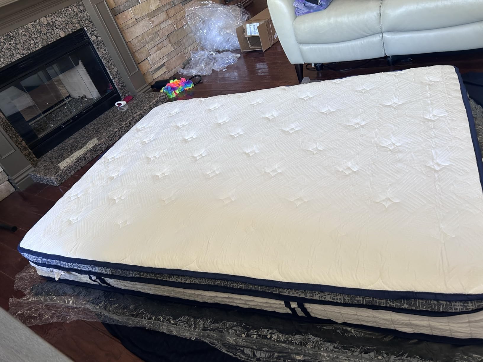Queen Mattress, 10 Inch Hybrid with Memory Foam, Cooling Gel, Medium Firm customer photo 1