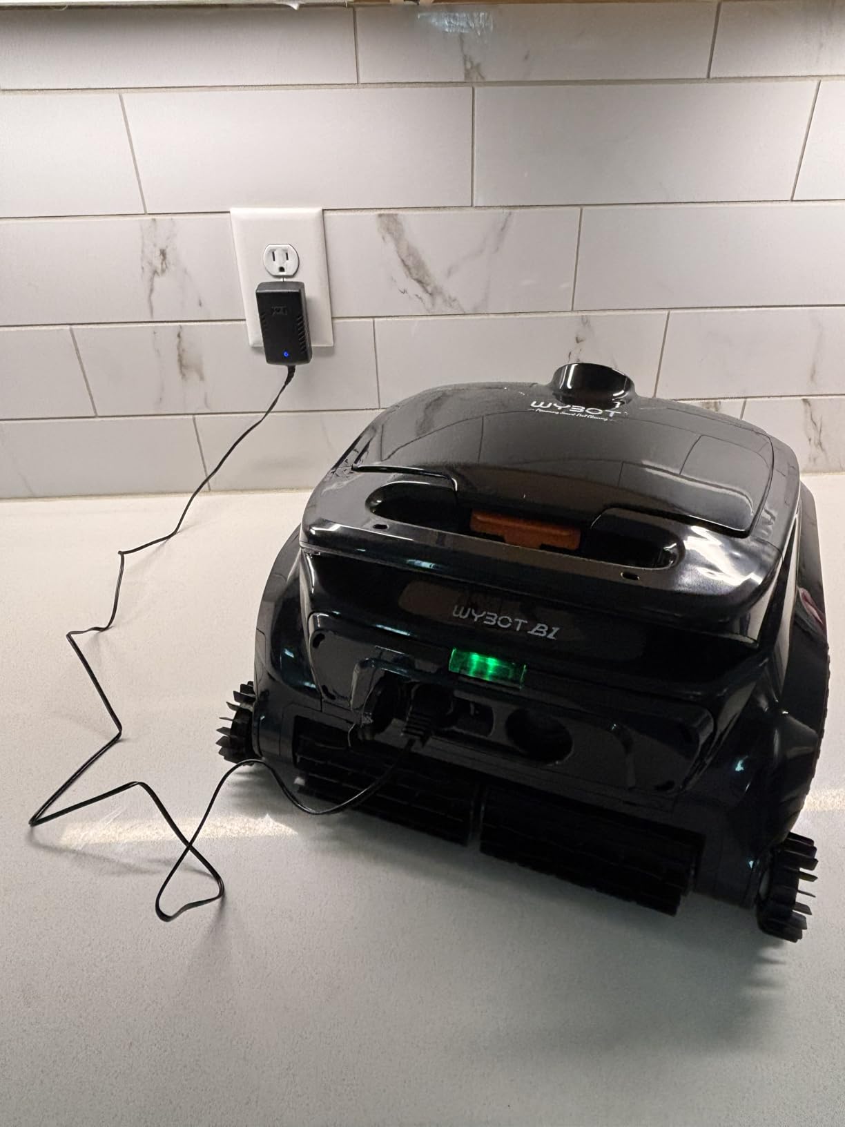 WYBOT B1 Cordless Robotic Pool Vacuum Pool Cleaner Robot for Inground Pools customer photo 1