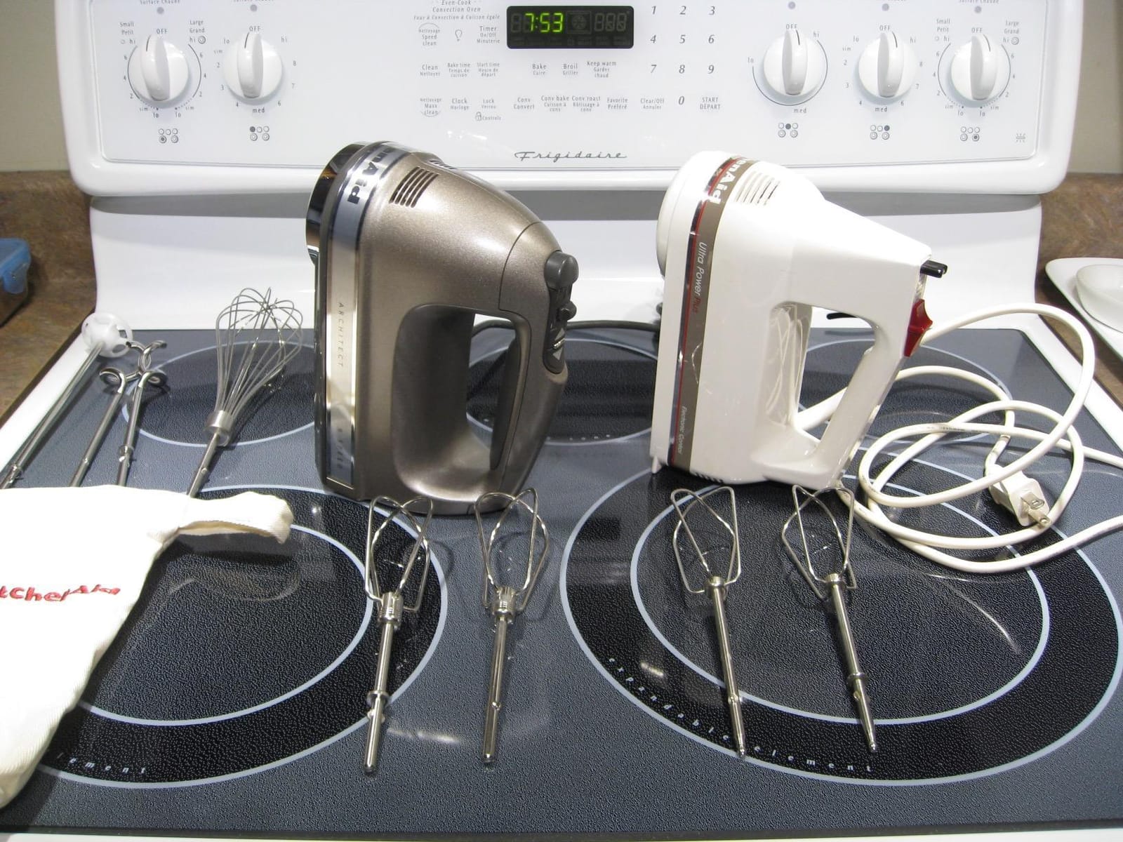 KitchenAid KHM926 Hand Mixer customer photo 2