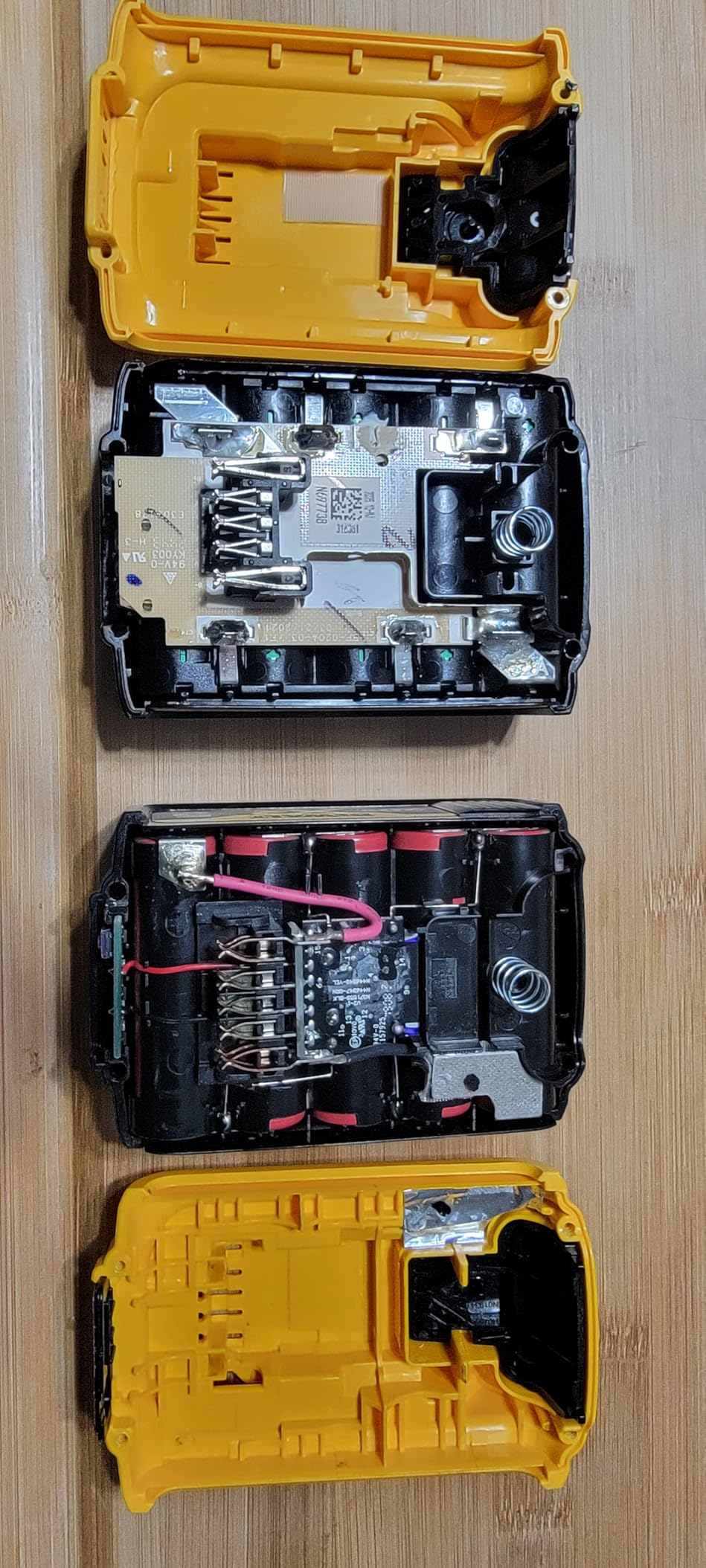 DEWALT DCB205 5Ah Battery customer photo 2