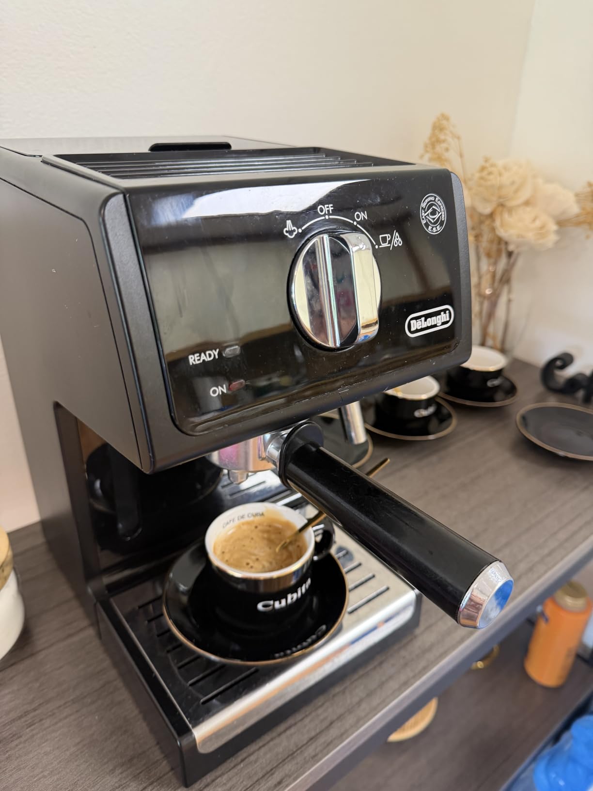 De'Longhi 15 Bar Pump Espresso Machine with Advanced Cappuccino System, Compact Stainless Steel Espresso Maker with Premium Milk Frother for Lattes, Single & Double Espresso, Tamper Included customer photo 2