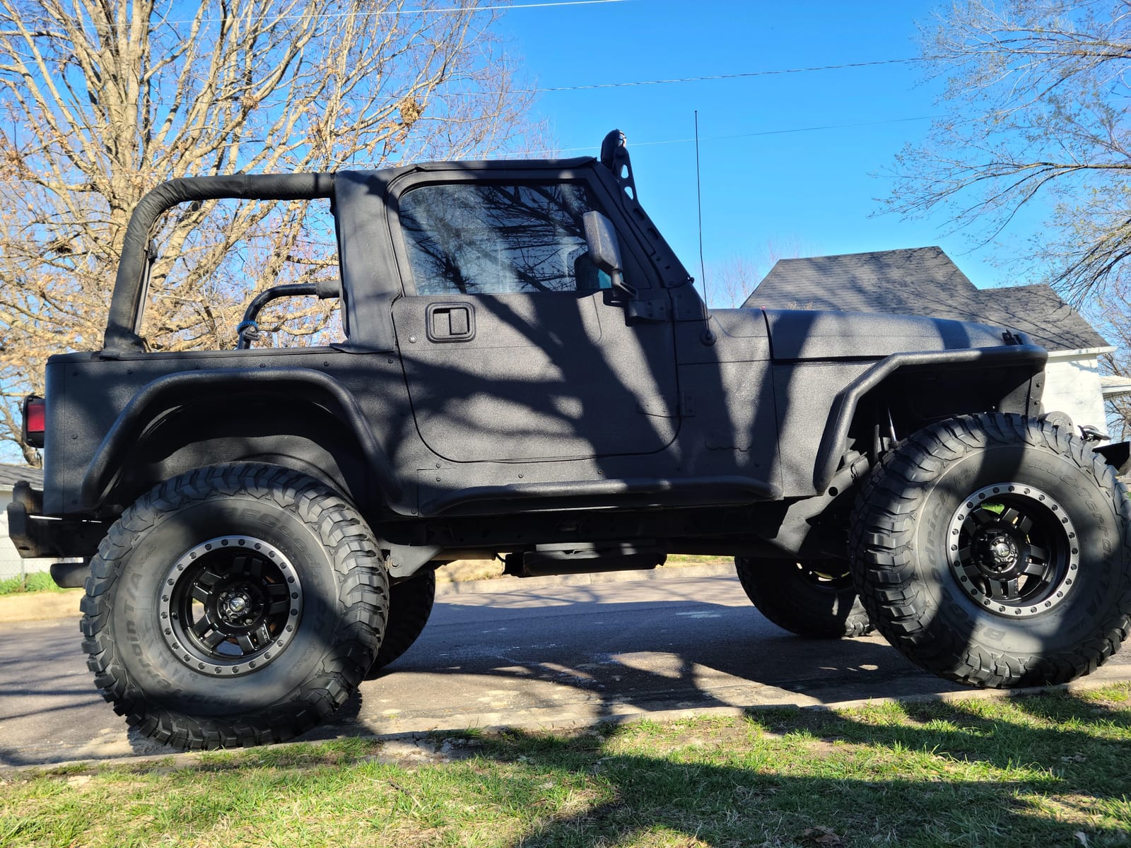 BFGoodrich Mud Terrain T/A KM3 Radial Car Tire for Light Trucks, SUVs, and Crossovers, 32x10.00R15NHS/8PR Q 124Q customer photo 1