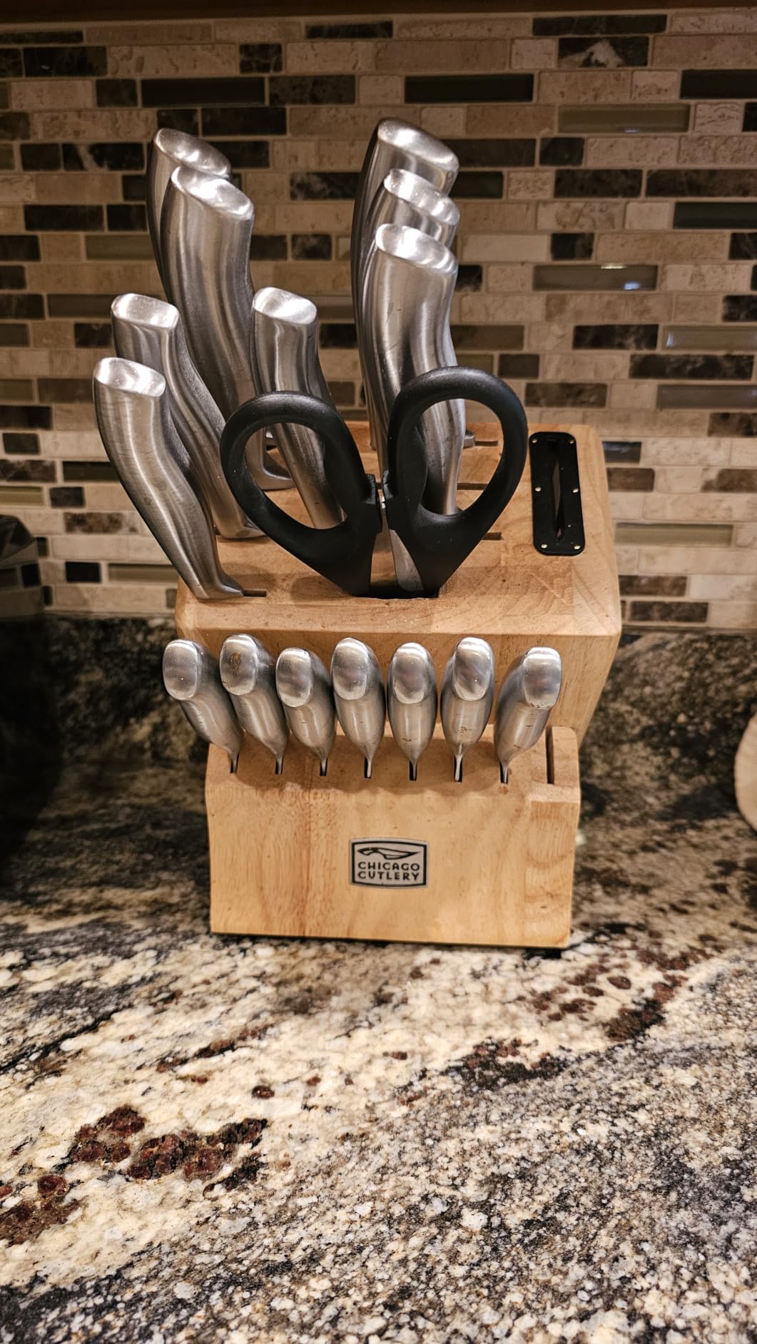 KitchenAid All Purpose Kitchen Shears with Protective Sheath Durable Stainless Steel Scissors, Dishwasher Safe, Soft Grip Comfort Handle, 8.72 Inch, Black customer photo 2