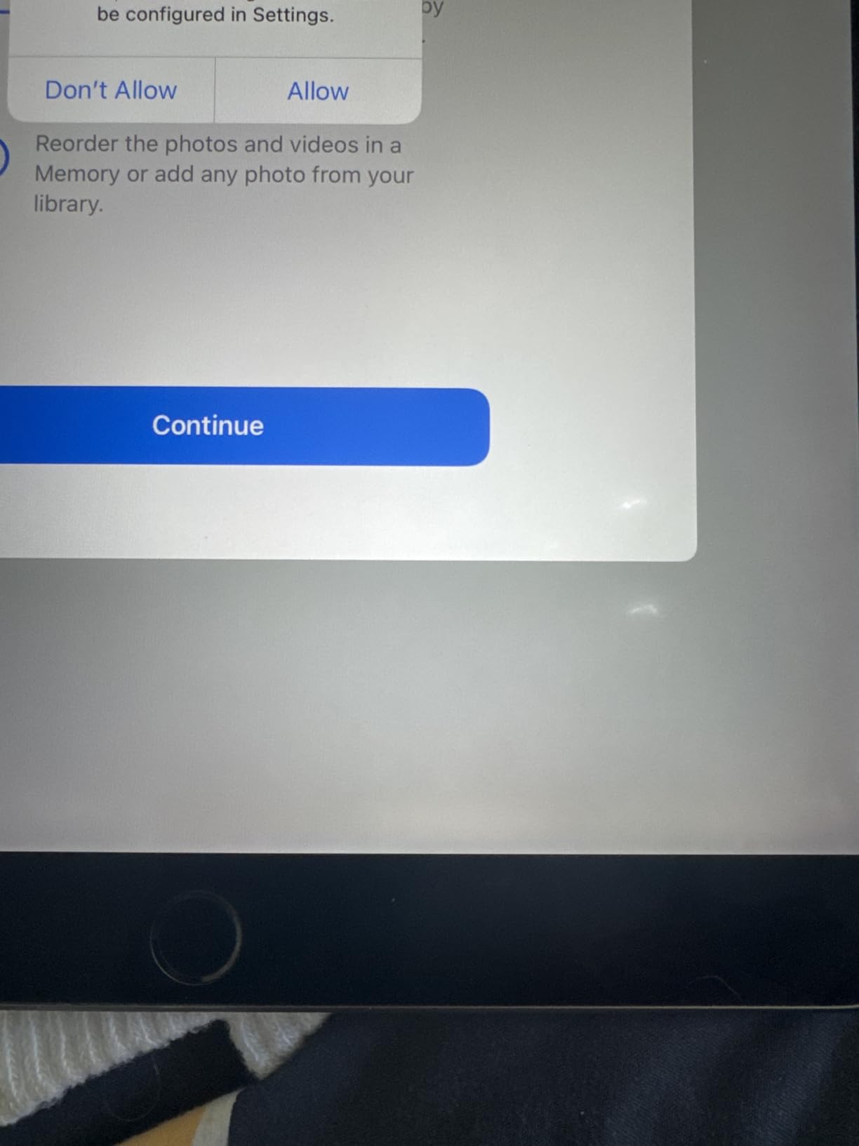 Apple iPad Air (10.5-inch, Wi-Fi, 64GB) Space Gray (Renewed) customer photo 1