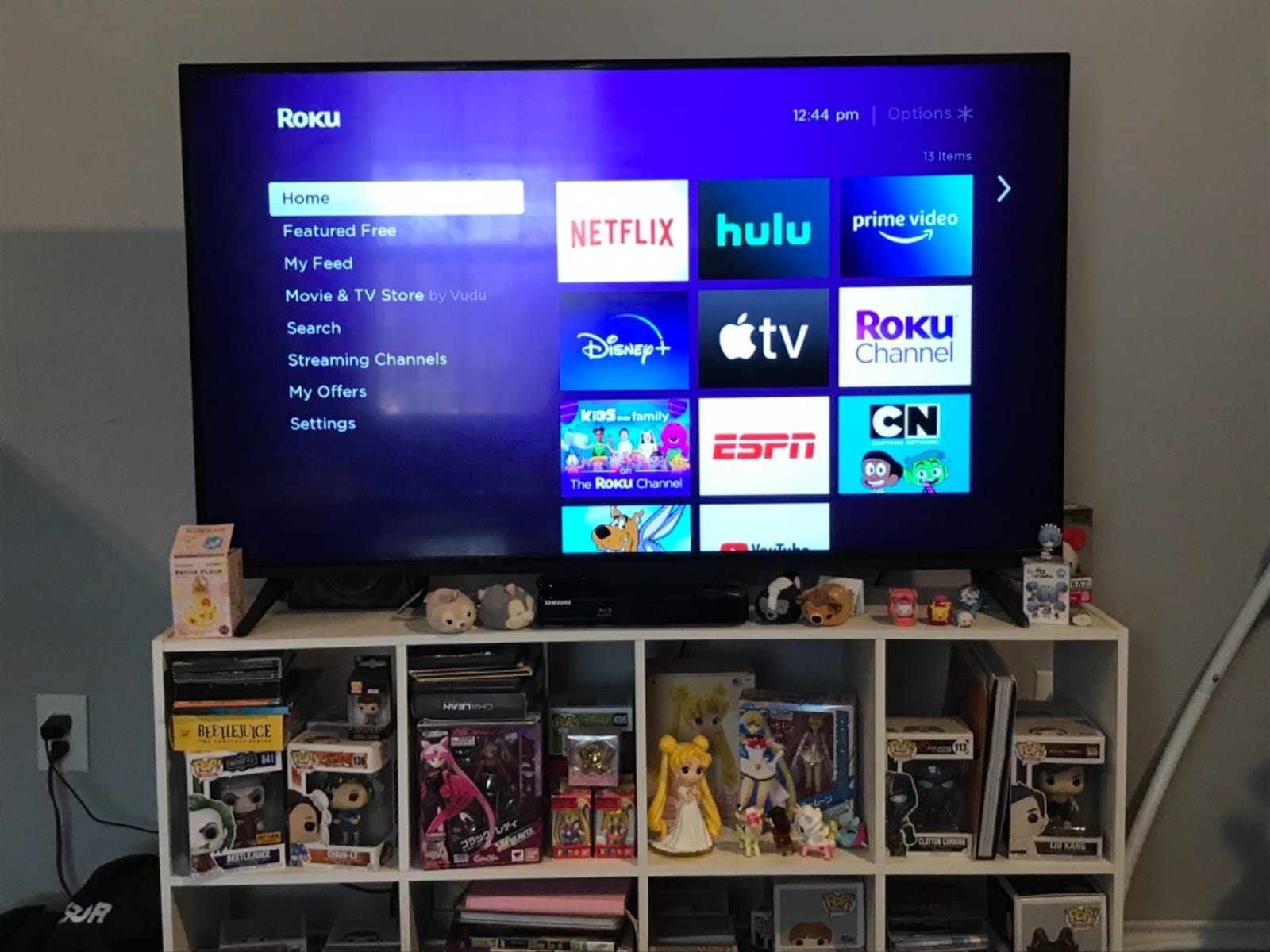 Roku Express HD Streaming Media Player, Black (Renewed) customer photo 1
