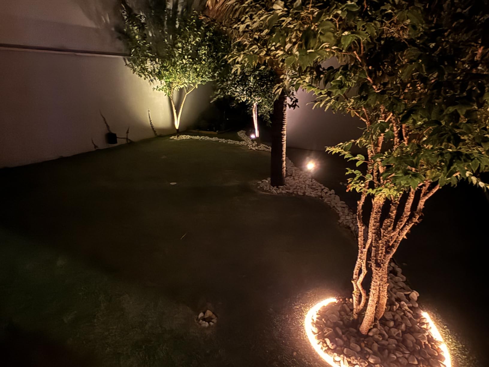 Philips Hue Outdoor 7-Foot Smart LED Light Strip - White and Color Ambiance - 1 Pack - Requires Hue Bridge - Weatherproof - Control with Hue App - Works with Alexa, Google Assistant and Apple HomeKit customer photo 2