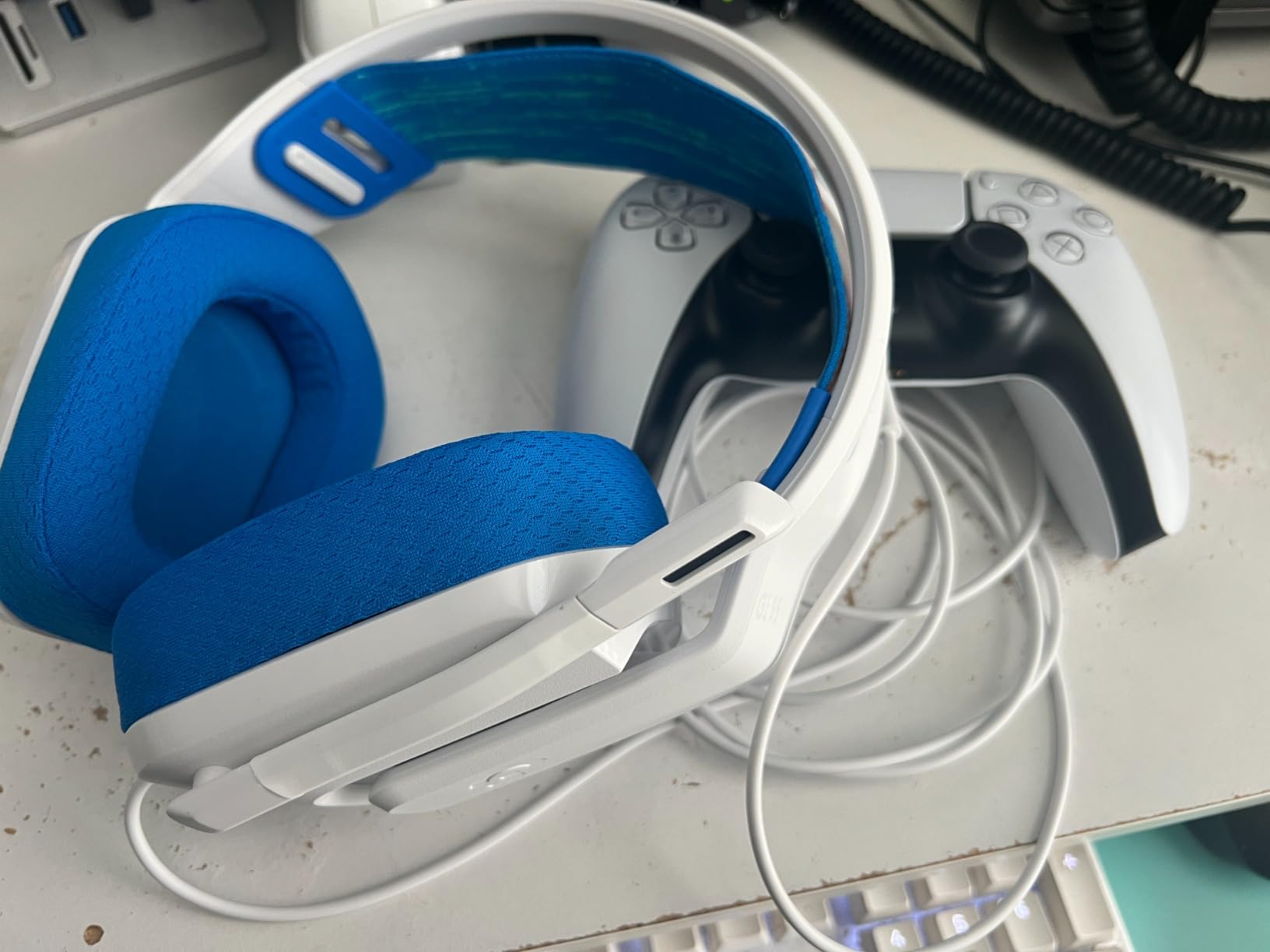 Logitech G335 customer photo 2