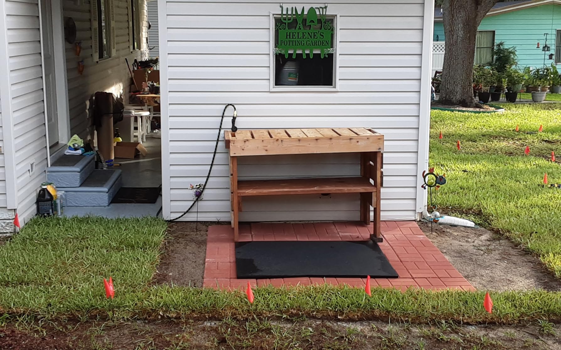 American Floor Tiles - Heavy Duty Stall Tiles - Stable/Horse Tiles - Thick, Durable Rubber Flooring Solid Black 6' x 12' Set 1/2