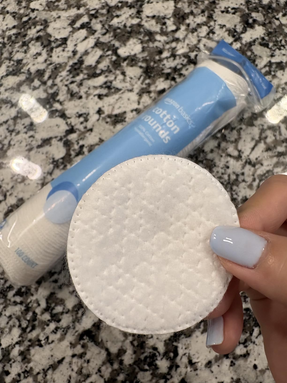 Amazon Essentials 100% Cotton Rounds, 100 Count (Previously Amazon Basics) customer photo 1