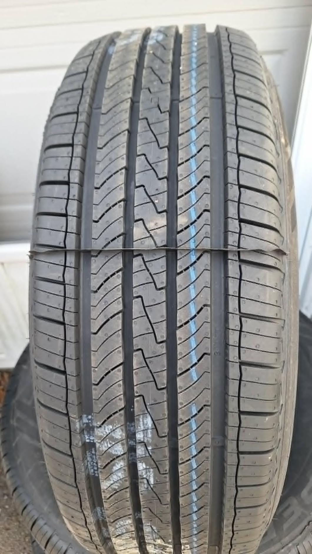 Cooper Endeavor Plus All-Season 225/60R17 99H Tire customer photo 2
