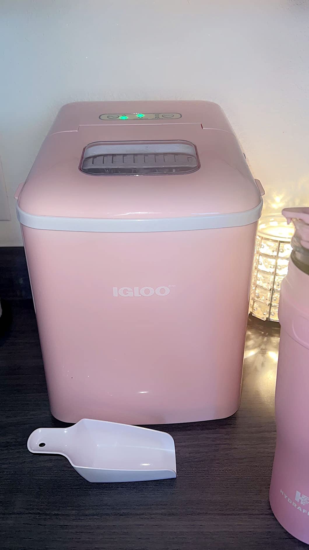 Igloo Premium Self-Cleaning Countertop Ice Maker Machine, Handled Portable Ice Maker, Produces 26 lbs. in 24 hrs. with Ice Cubes Ready in 6-8 Minutes, Comes with Ice Scoop and Basket customer photo 1