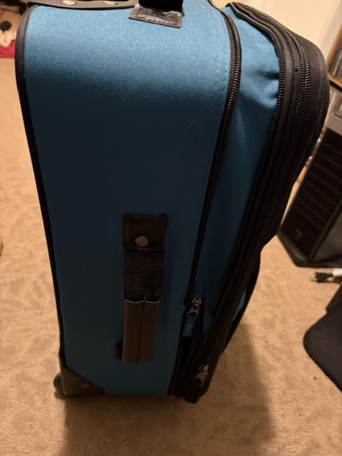 U.S. Traveler Rio Lightweight Softside Rolling Carry-on Suitcase, 2-Wheel Set, Pink customer photo 1