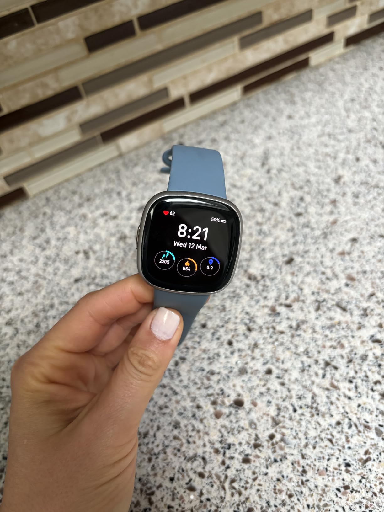 Fitbit Versa 4 Health & Fitness Smartwatch with GPS, 24/7 Heart Rate, Sleep Tracking, Workout Modes, Built-in Alexa, Water Resistant, 6+ Day Battery Life - Black customer photo 2