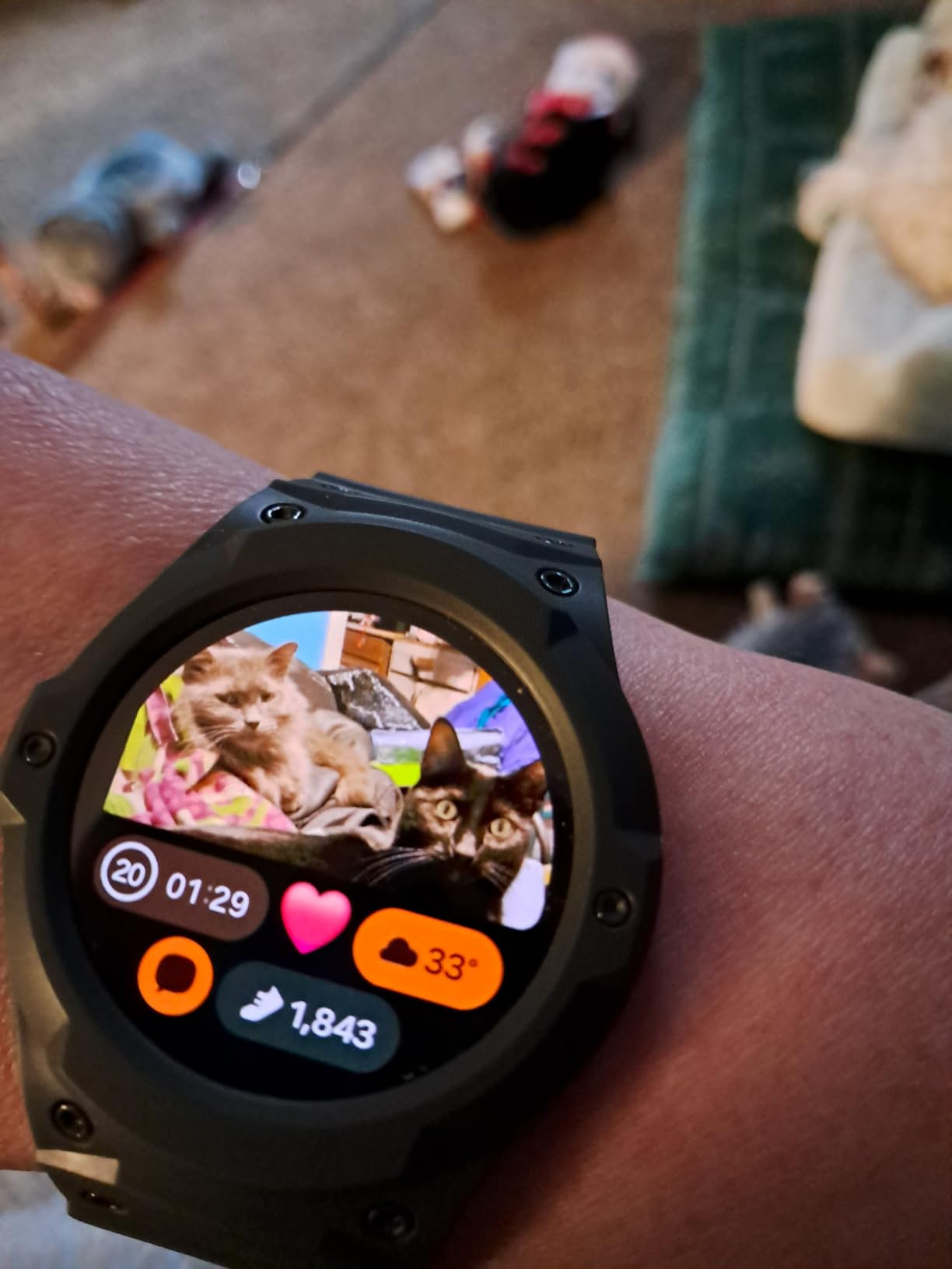 SAMSUNG Galaxy Watch 5 44mm Bluetooth Smartwatch w/Body, Health, Fitness and Sleep Tracker, Improved Battery, Sapphire Crystal Glass, Enhanced GPS Tracking, US Version, Gray (Renewed) customer photo 1