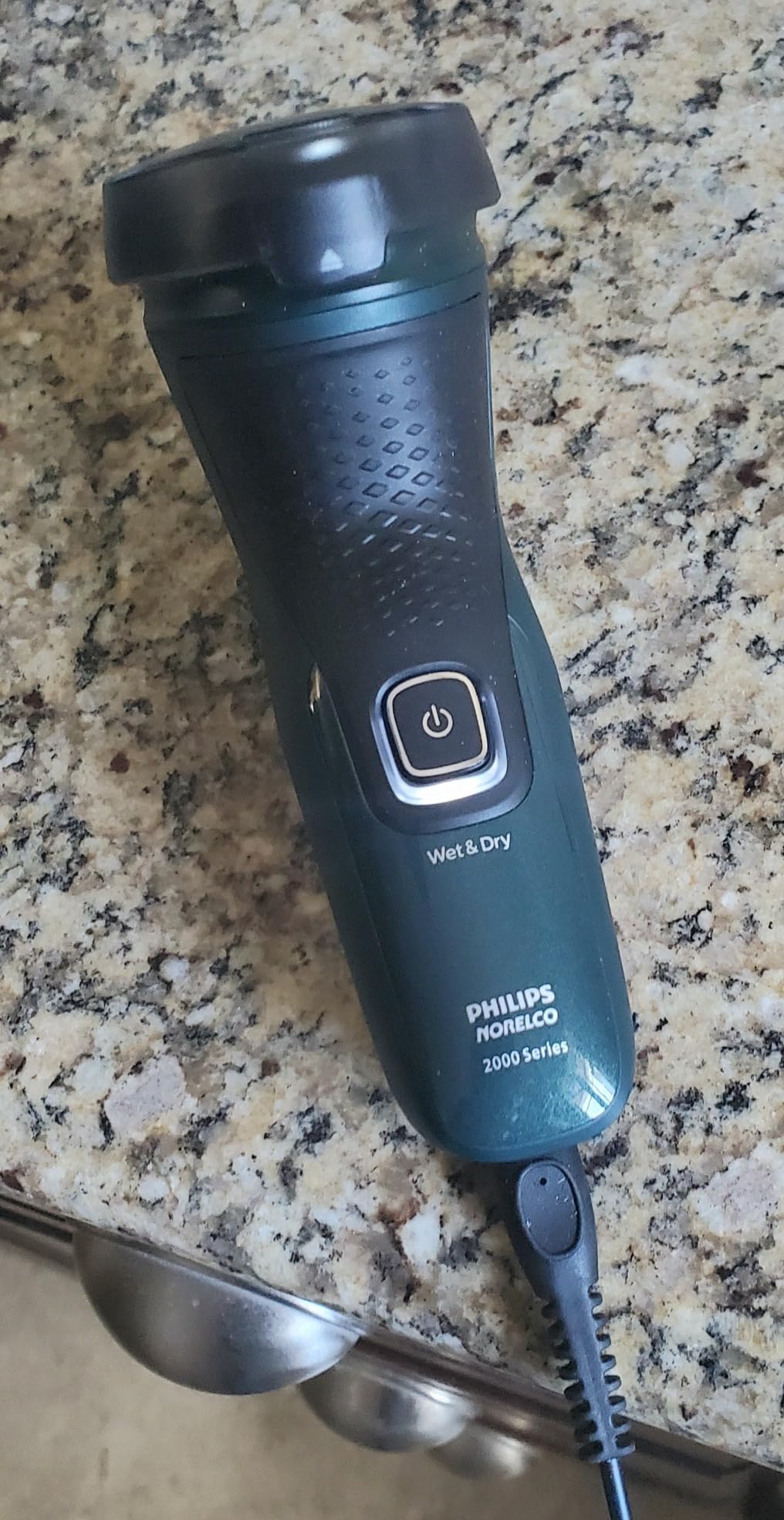 Philips Norelco 2600 Electric Shaver, Dark Forest Green customer photo 1