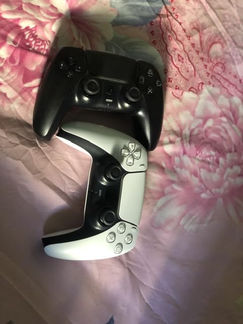 PlayStation DualSense® Wireless Controller - White customer photo 2