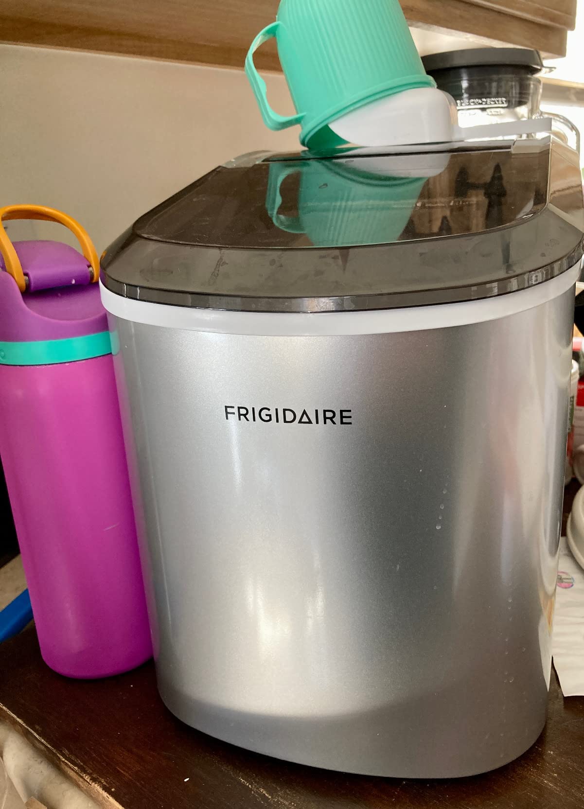 FRIGIDAIRE EFIC128AMZBLK Compact Countertop Ice Maker, 26 lb per Day, Black customer photo 1
