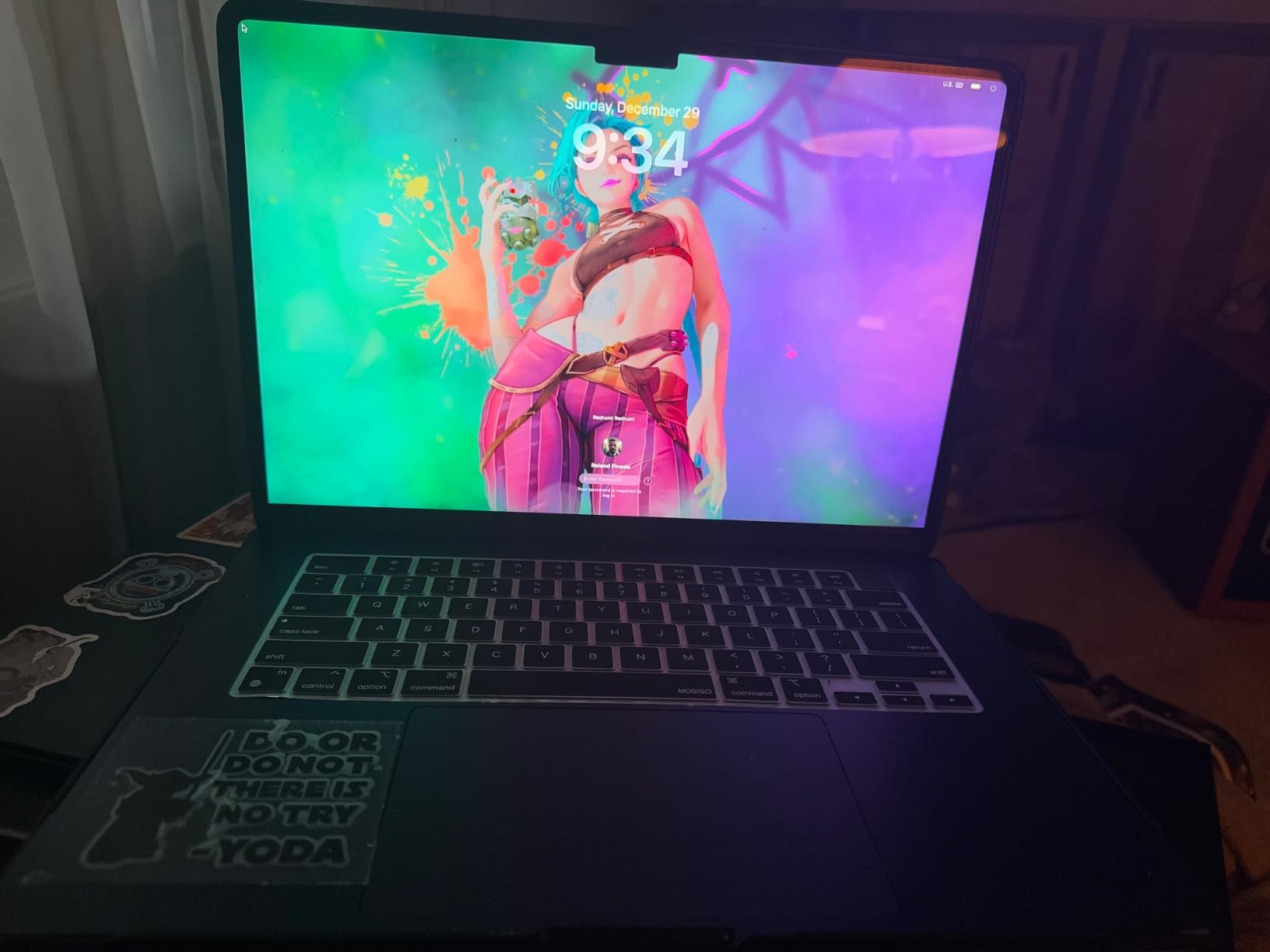 Apple 2024 MacBook Air with Apple M3 Chip (15-inch, 16GB RAM, 512GB SSD Storage) (QWERTY English) Midnight (Renewed) customer photo 1