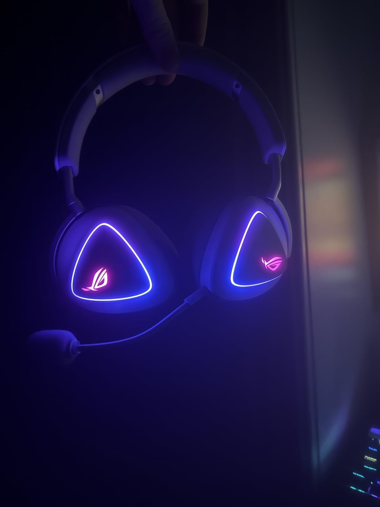 ASUS ROG Delta II Wireless Gaming Headset with Detachable Mic – Black customer photo 2