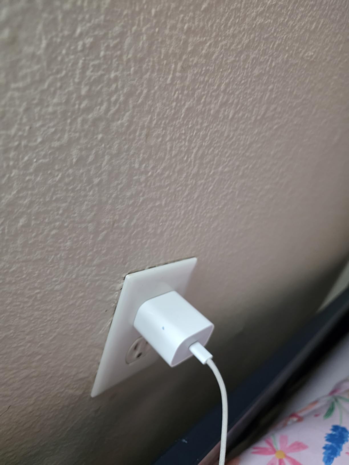 Apple 20W USB-C Compact Power Adapter: Fast and Convenient Charging, Type C Wall Charger customer photo 2