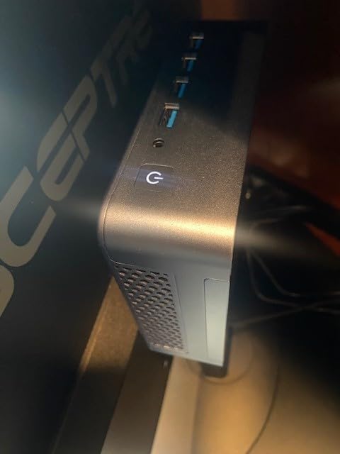 GEEKOM AX8 Max Silent Mini PC, Ryzen 7 8745HS, DDR5 16GB 1TB SSD customer photo 1