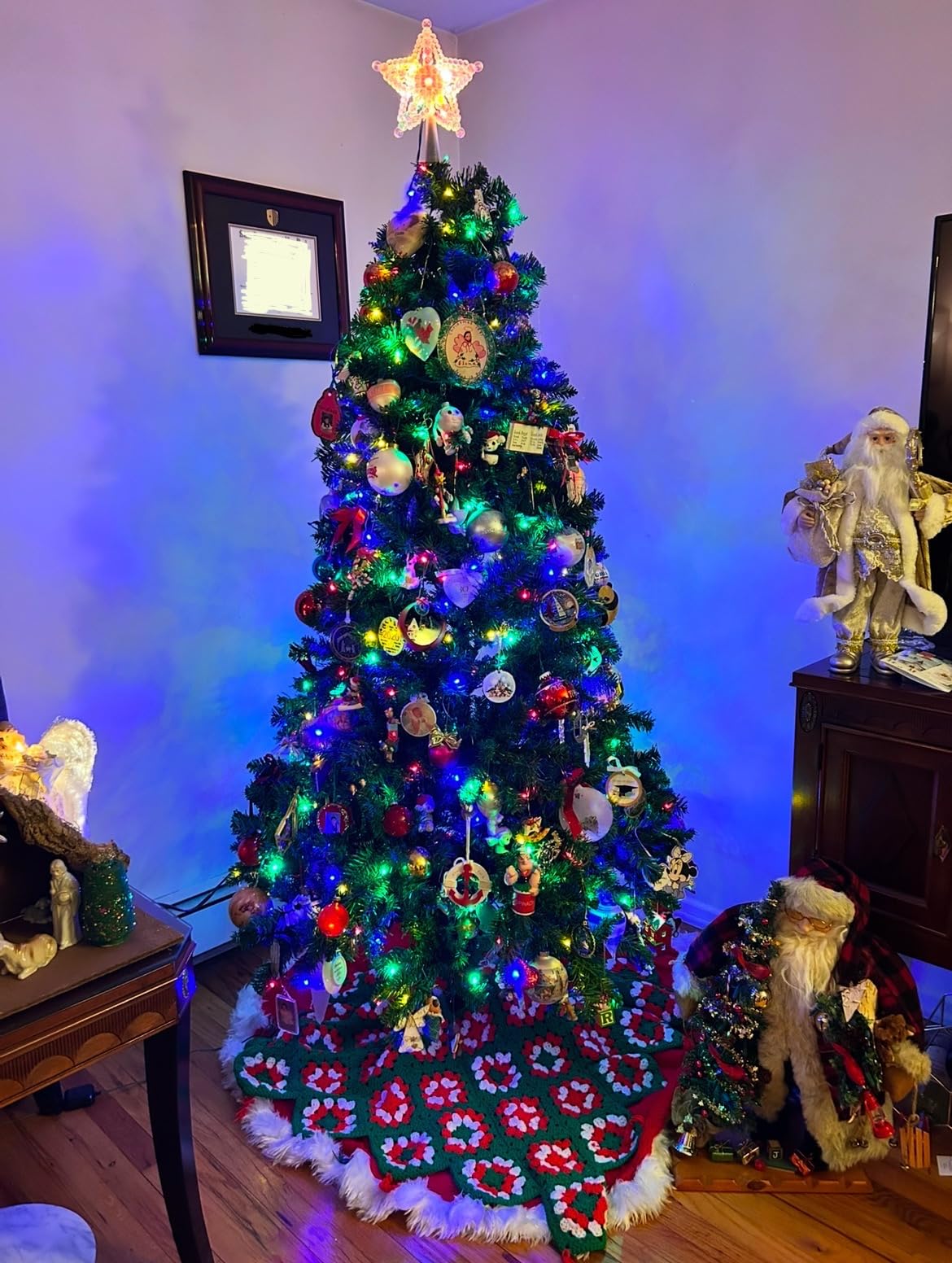 7FT Artificial Prelit Classic Christmas Tree with Remote Control,Timer customer photo 1